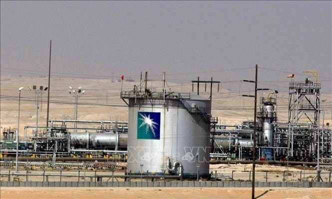 Saudi Aramco chào bán dầu thô hiếm hoi do eo biển Hormuz bị phong tỏa