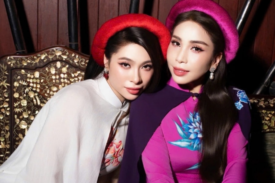 Lý Hương cùng con gái làm mẫu áo dài