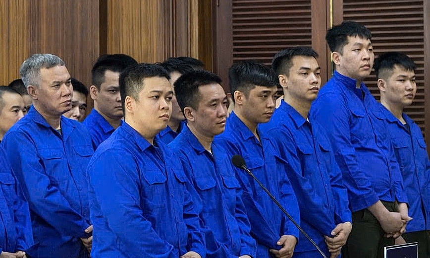 Thành viên nhóm 'phế liệu chiến tranh BW' đột nhập bảo tàng trộm nhiều súng AK