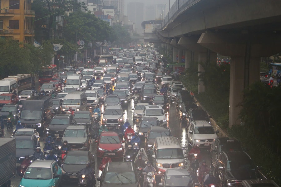 Không khí lạnh gây mưa giông nhiều nơi