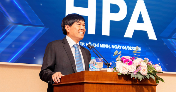 Con trai "vua" thép Trần Đình Long đăng ký mua vào 50 triệu cổ phiếu HPG