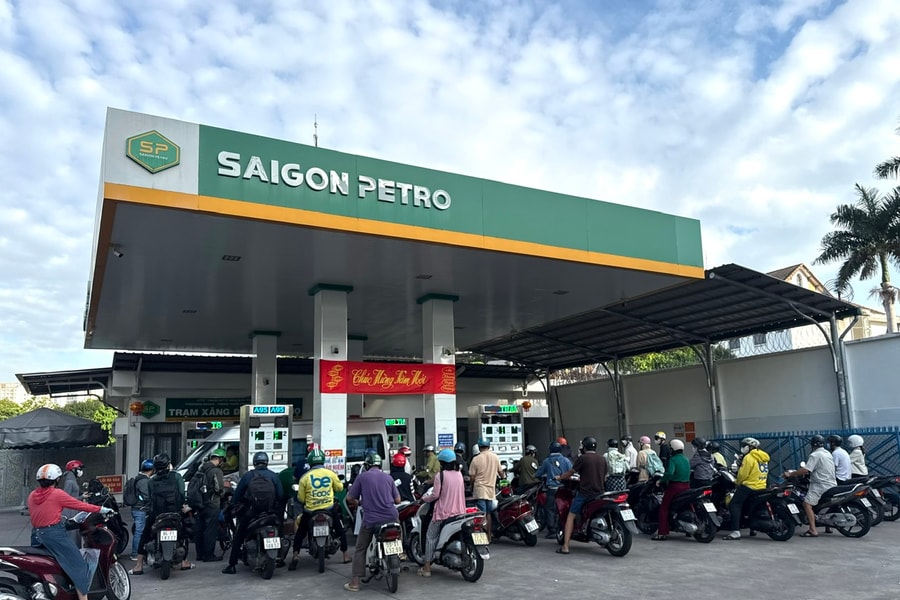 Nguồn cung xăng dầu TP Hồ Chí Minh vẫn đảm bảo, khuyến cáo người dân không tích trữ