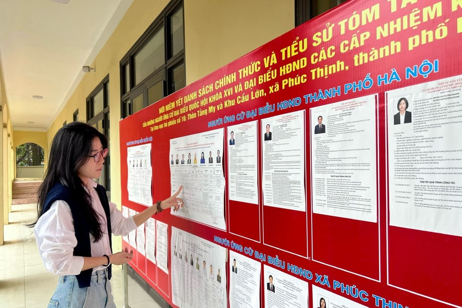 Người dân Thủ đô phấn khởi hướng về ngày hội non sông