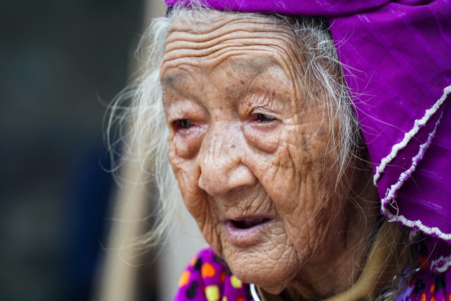 Cụ bà Hà Giang khiến khách Tây 'tan chảy'