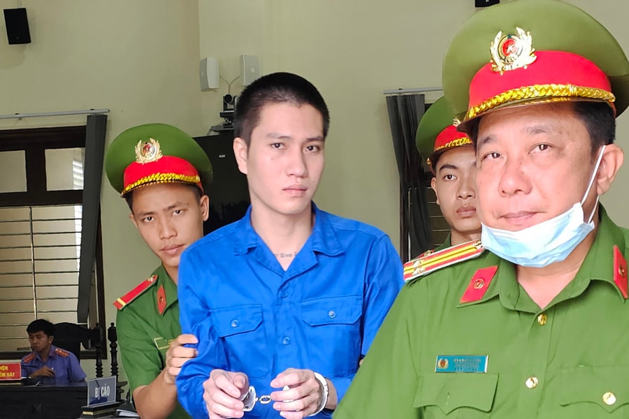 Đoạt mạng người đến đòi nợ mẹ