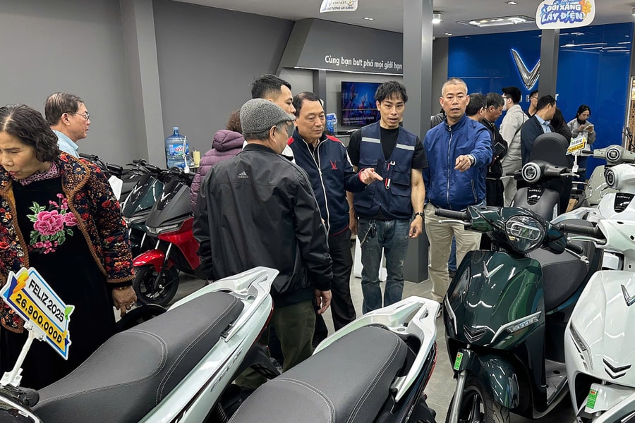 Người Việt mua xe máy điện tăng đột biến