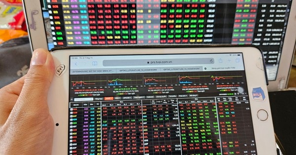 Chứng khoán ngày mai, 16-10: Cơ hội mua vào cổ phiếu?