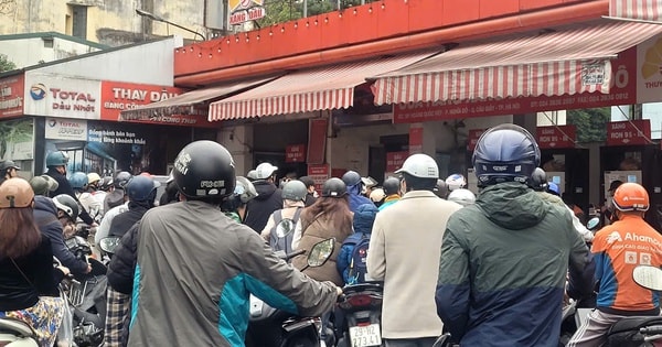 Giá dầu có thể lên 140 USD/thùng, Bộ Công Thương kêu gọi không tích trữ, khuyến khích làm việc từ xa