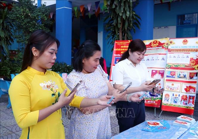 Từ khu phố, hẻm trọ đến biển đảo: Nỗ lực bảo đảm quyền bầu cử cho mọi cử tri