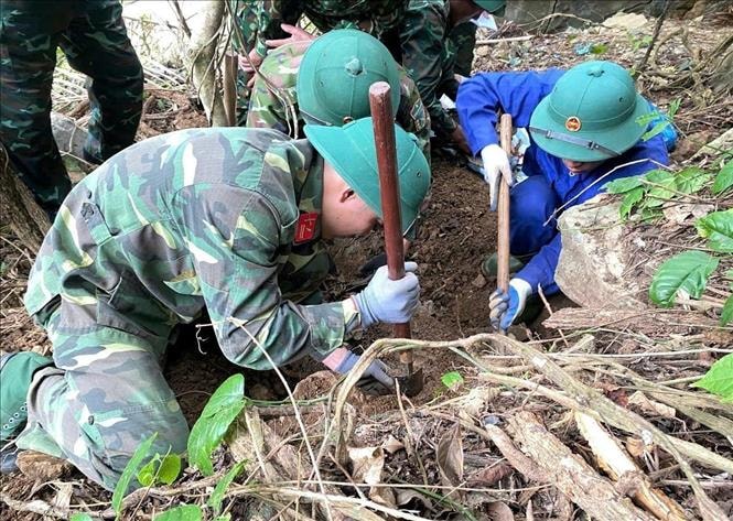 Tìm thấy hài cốt liệt sĩ tại cửa hang đá thuộc núi Cỏ Chuối (Quảng Trị)
