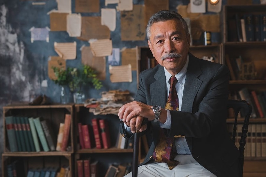 Bố lên kế hoạch tiêu hết tiền trước khi chết, không để cho con