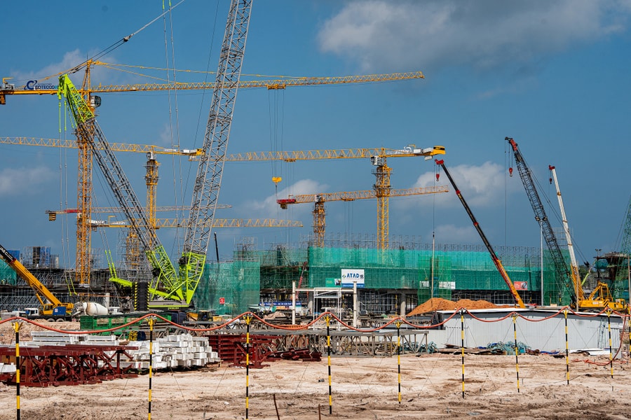 Thiếu dầu diesel, công trình phục vụ APEC nguy cơ chậm tiến độ