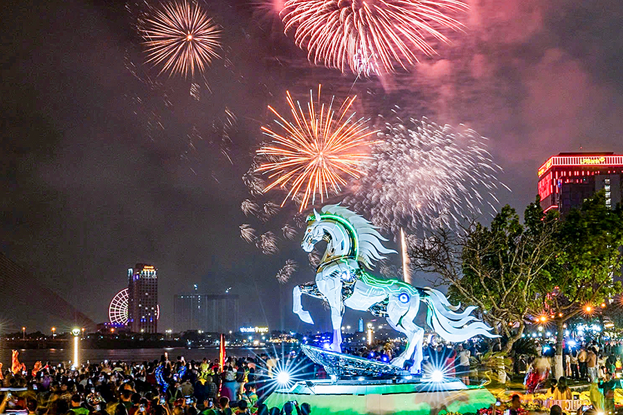 Đà Nẵng giữ lại hai linh vật Kim Mã đến hết tháng 9