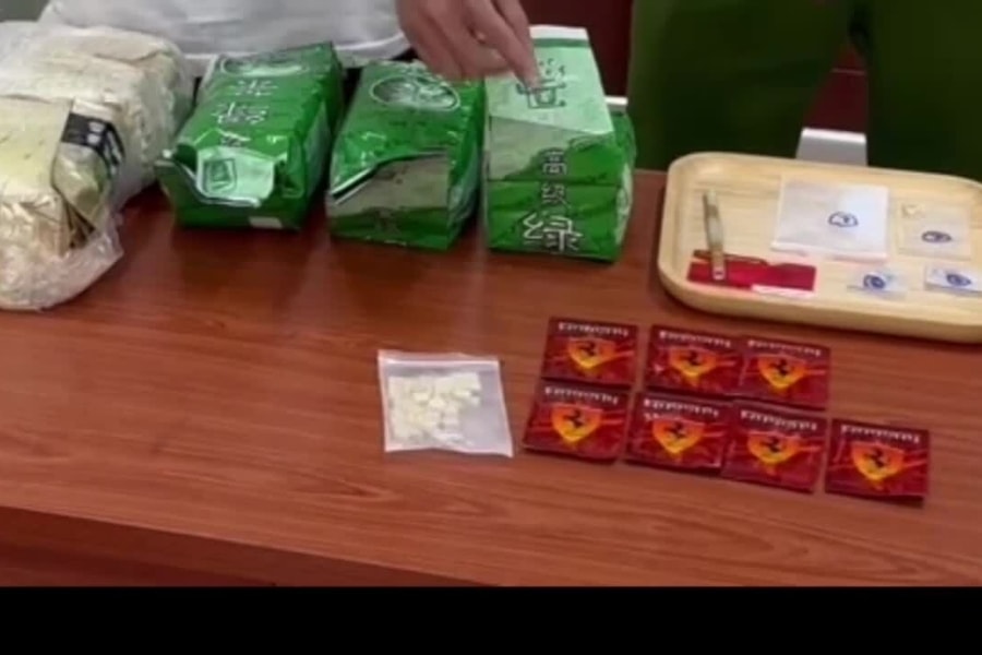 Chặn bắt ôtô nghi vấn ở TP HCM, cảnh sát lần ra đường dây ma túy