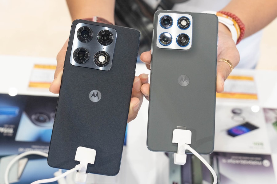 Motorola ra mắt bộ đôi smartphone siêu mỏng