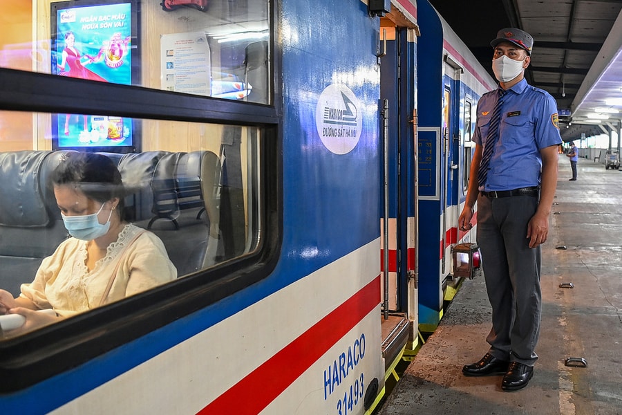 Vé tàu khách tăng 10% do tăng giá dầu diesel