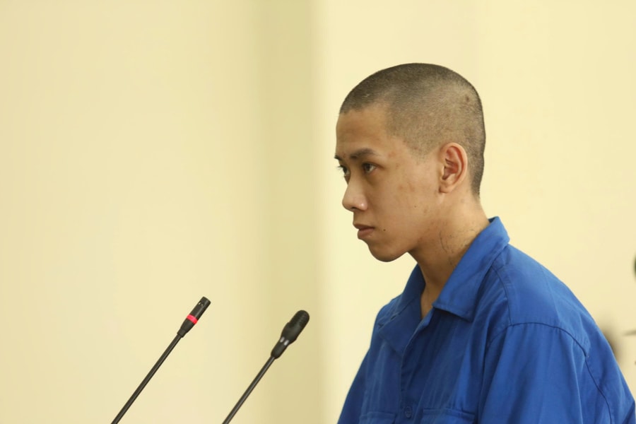 Đâm chết cậu ruột sau khi bị dọa 'báo công an'