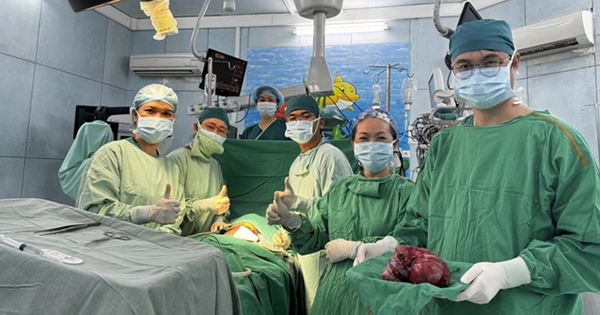 Bé 6 tháng tuổi bụng đột ngột nhô to, bác sĩ sốc khi phát hiện "bí mật" bên trong