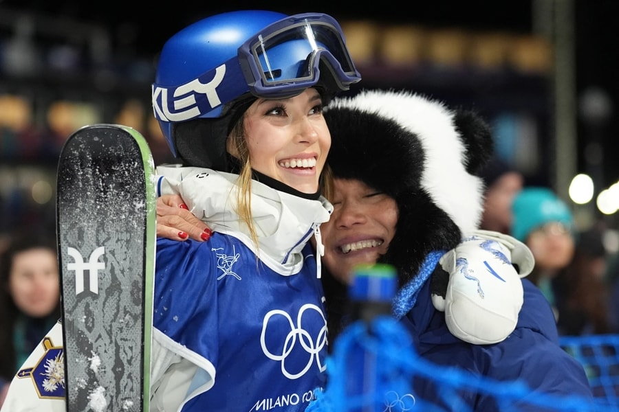 Người mẹ kề vai sát cánh 'Công chúa tuyết' Eileen Gu