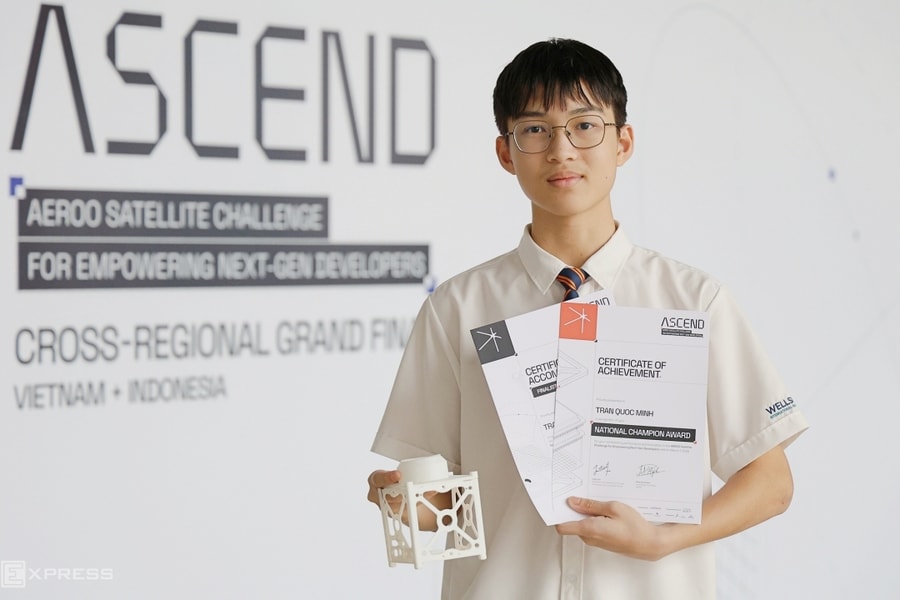 Học sinh thiết kế vệ tinh phát hiện 'sát thủ vô hình' trên bầu trời