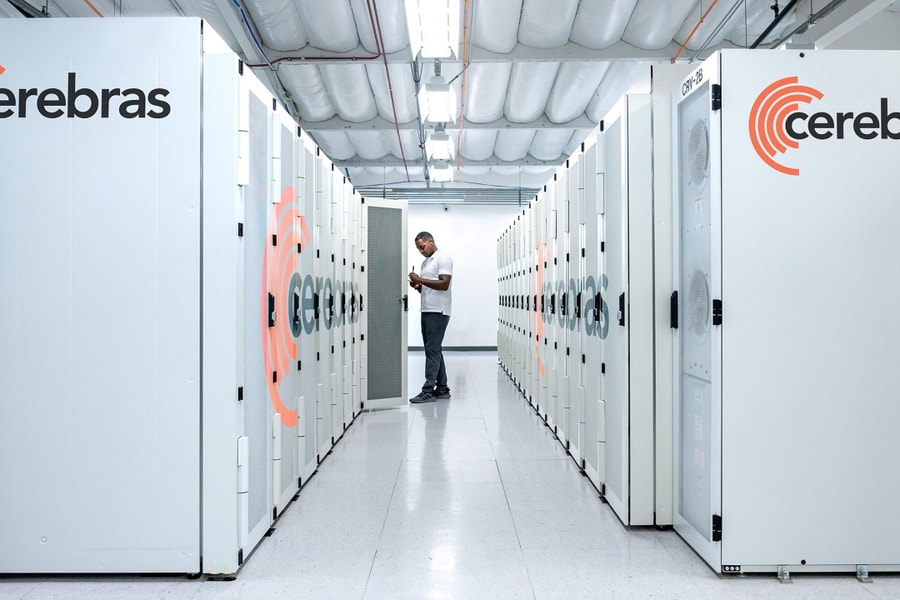 Oracle bắt tay công ty chip AI đối thủ của Nvidia, AMD