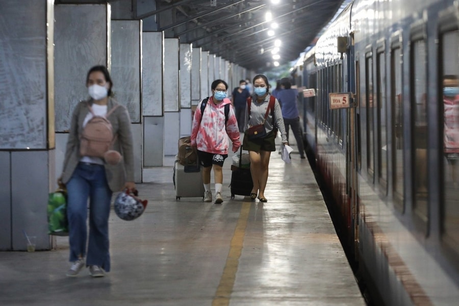 Vé tàu khách giảm giá 3%