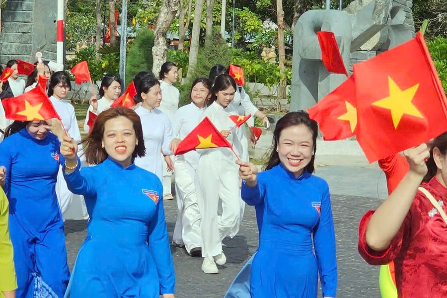 Đoàn viên thanh niên đặc khu Côn Đảo hướng về ngày hội lớn của đất nước