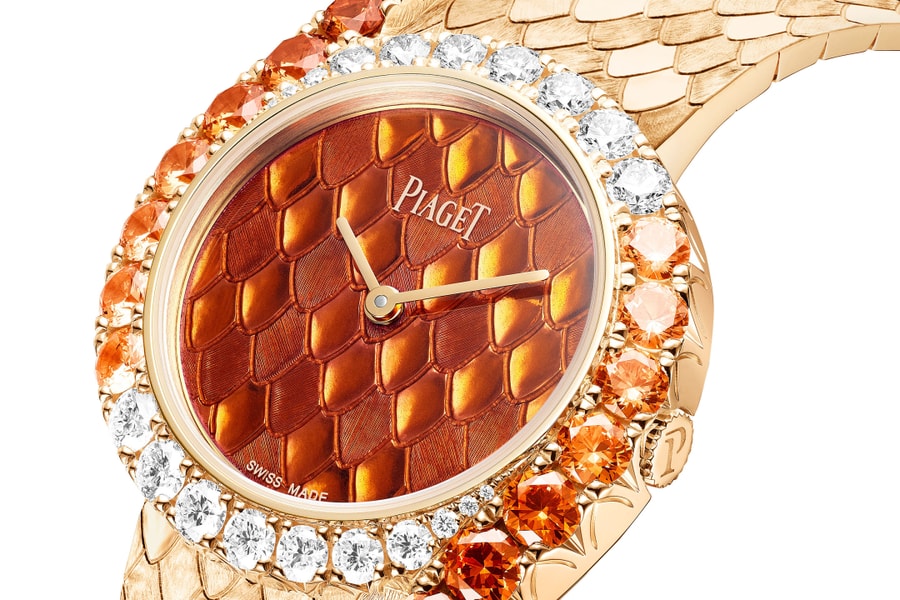 Hai phiên bản đồng hồ dạ tiệc chạm khắc vàng, gắn đá quý của Piaget