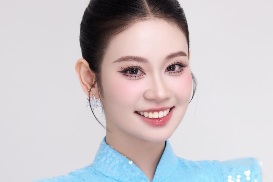 Phương Quyên - á khôi Ngoại thương thi Miss World Vietnam