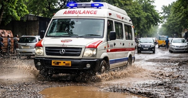 Người phụ nữ "chết não" bất ngờ sống lại khi xe cứu thương đi vào ổ gà