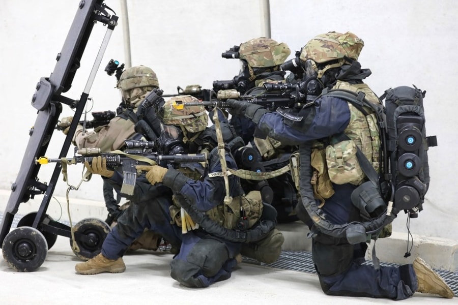 Mỹ tấn công Iran bằng bộ binh, thu giữ uranium: Nhiệm vụ bất khả thi?