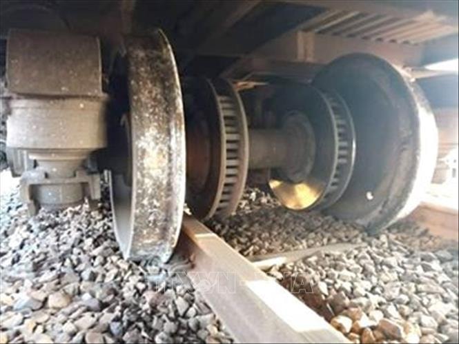 Đà Nẵng: Khẩn trương khắc phục sự cố tàu hỏa trật bánh trên đèo Hải Vân