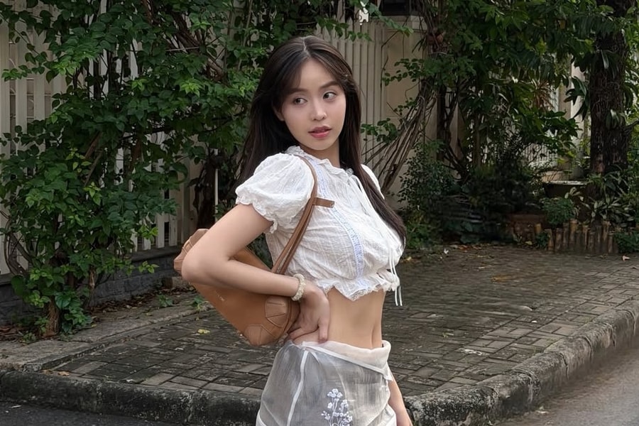 Váy áo tôn eo con kiến của Hoa hậu Thanh Thủy