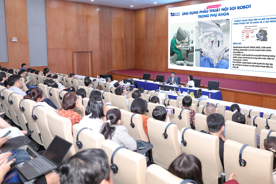 Đào tạo phẫu thuật robot cho gần 200 bác sĩ
