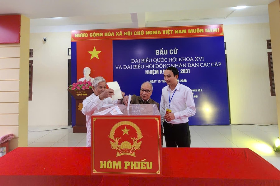 Gần 5.000 cử tri xã đảo Minh Châu (Hà Nội) rộn ràng đi bỏ phiếu bầu cử