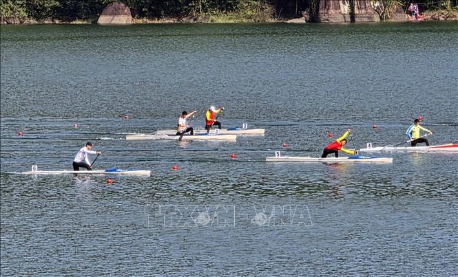 Gần 500 vận động viên tranh giải đua thuyền Rowing và Canoeing quốc gia tại Đà Nẵng