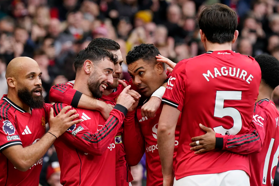 Fernandes phá kỷ lục kiến tạo của David Beckham