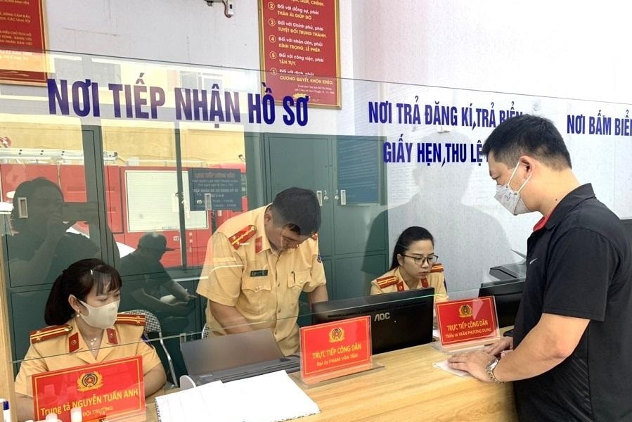 Thủ tục sang tên xe công ty?