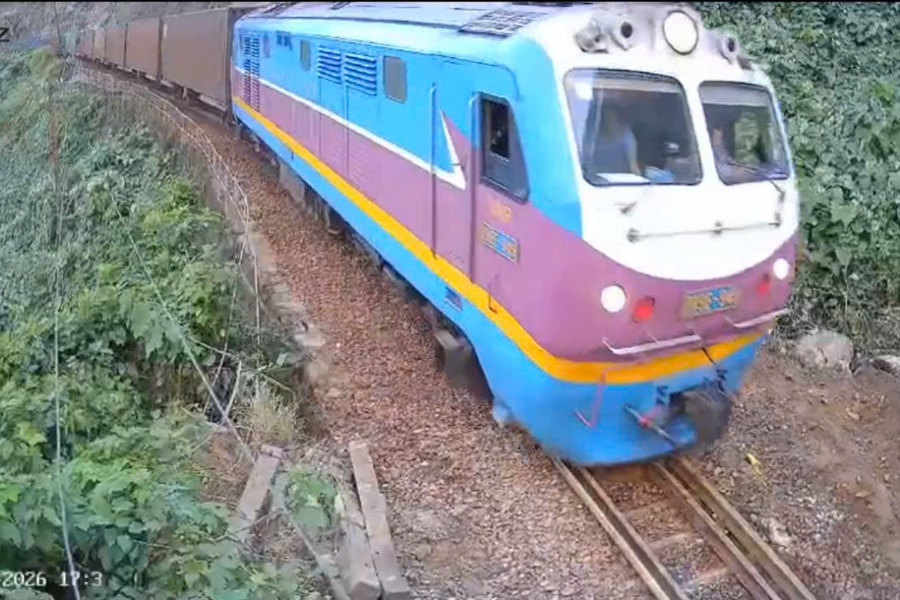 Đường sắt qua đèo Hải Vân hoạt động trở lại