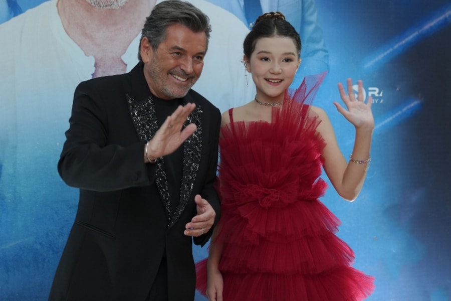 'Thần đồng' thạo 4 ngôn ngữ, từng chung sân khấu với huyền thoại Modern Talking