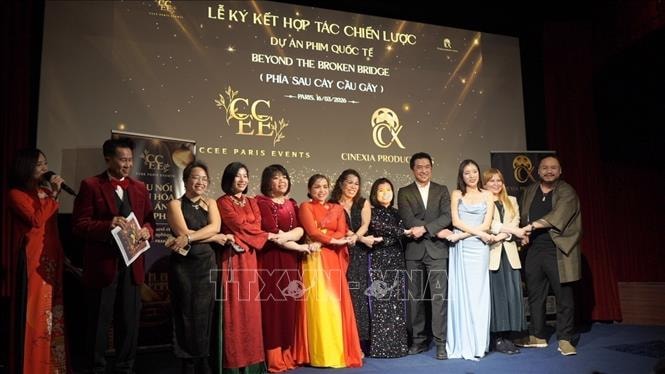 'Đêm hội điện ảnh - Nhịp cầu ánh sáng' kết nối cộng đồng người Việt tại Pháp