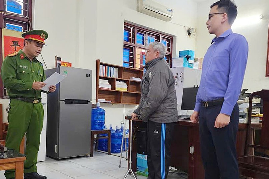 Trưởng thôn bị khởi tố vì tự ý bán 16 thửa đất