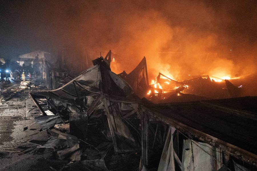 'Đêm tận thế' khi Kabul bị không kích