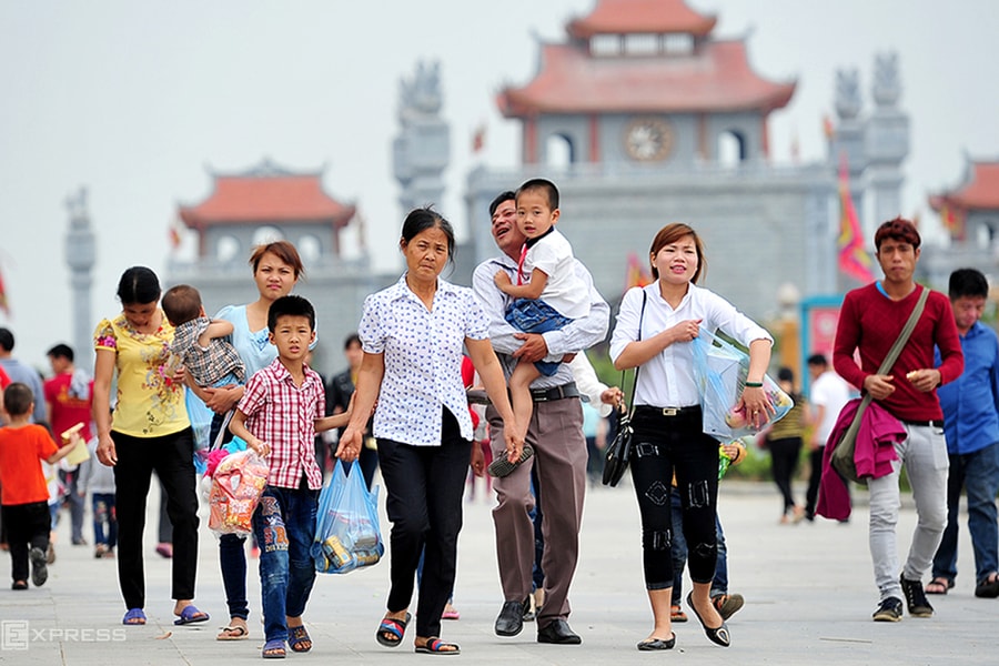 Lao động cắt phép, trường hoán đổi lịch học để nối dài kỳ nghỉ lễ 9 ngày