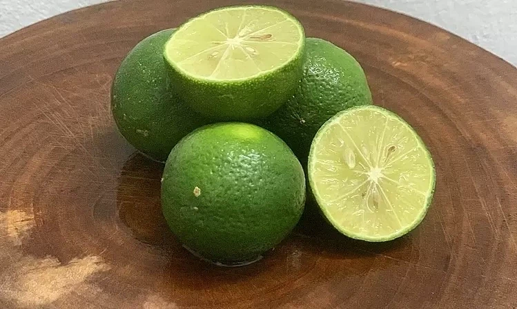 Uống nước chanh trị gout?