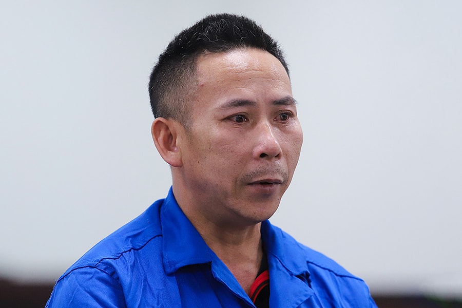 Ném đá gây bất tỉnh khi bị ngăn cản tình yêu tuổi trung niên