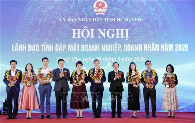 30 doanh nghiệp ký cam kết đẩy nhanh tiến độ dự án tại Hưng Yên
