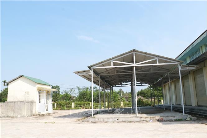 Chợ xây xong sau gần 3 năm vẫn 'cửa đóng then cài'
