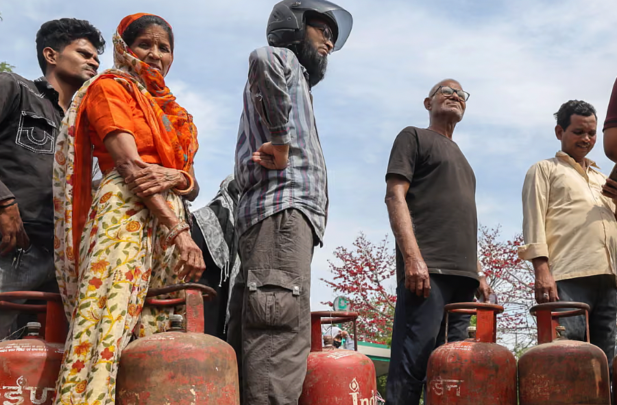 Cuộc sống bế tắc vì thiếu gas ở Ấn Độ
