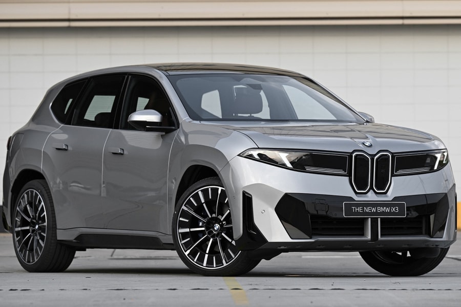 BMW iX3 2026 ra mắt Đông Nam Á giá gần 110.000 USD